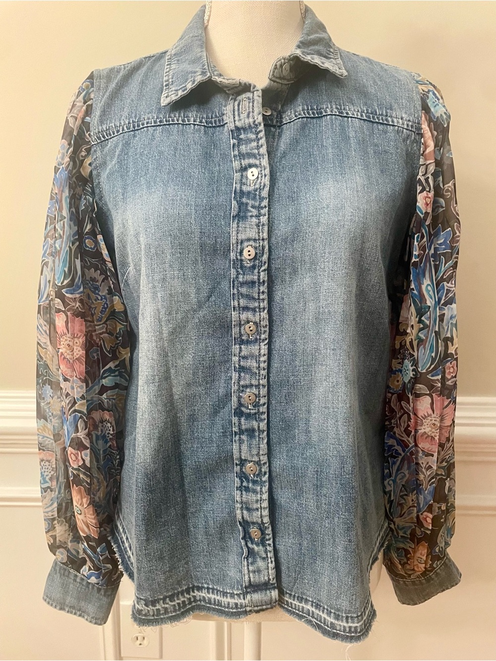 French Dressing Jeans Cotton Chambray and Watercolor Floral Button Down Sz Small